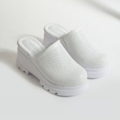 Saboti medicali din piele naturala, cu platforma usoara, Marimi: 36, 