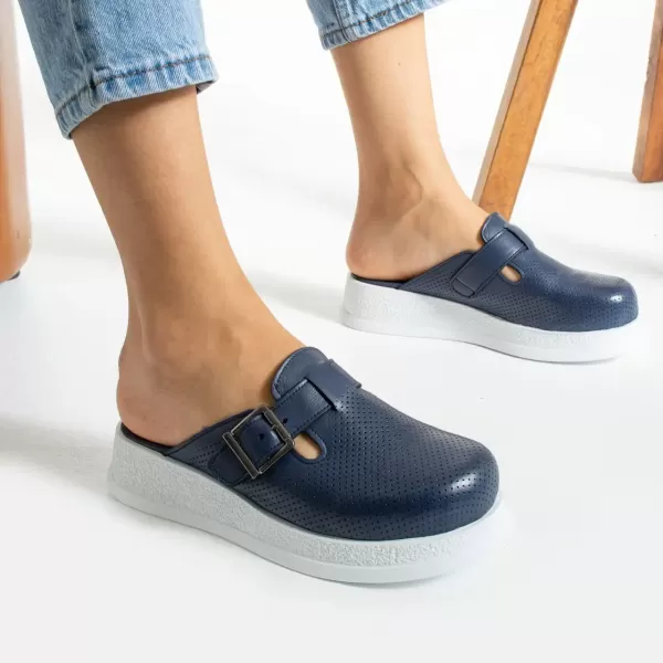 Saboti albastri, antiderapanti din piele naturala, Marimi: 36, , 2 image